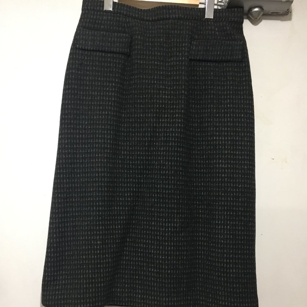 VINTAGE MIDI WOOL SKIRTS SIZE 31